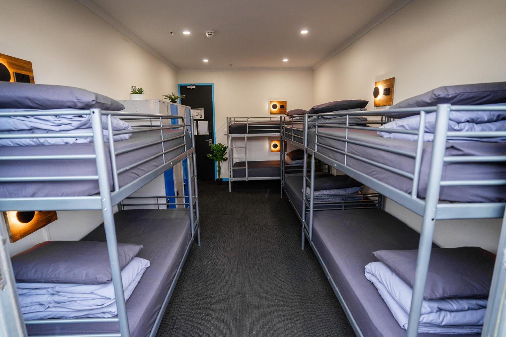 Mad Monkey Melbourne Hostel Exterior photo