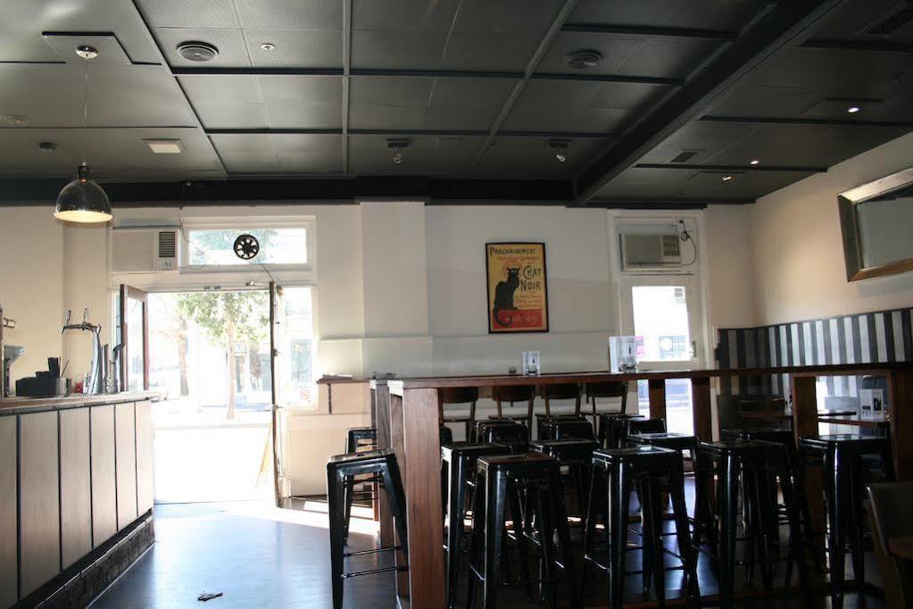 Mad Monkey Melbourne Hostel Exterior photo